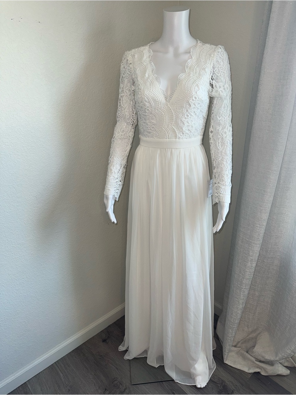 NWT Lulus White Lace Open Back Maxi Dress – Women’s XS